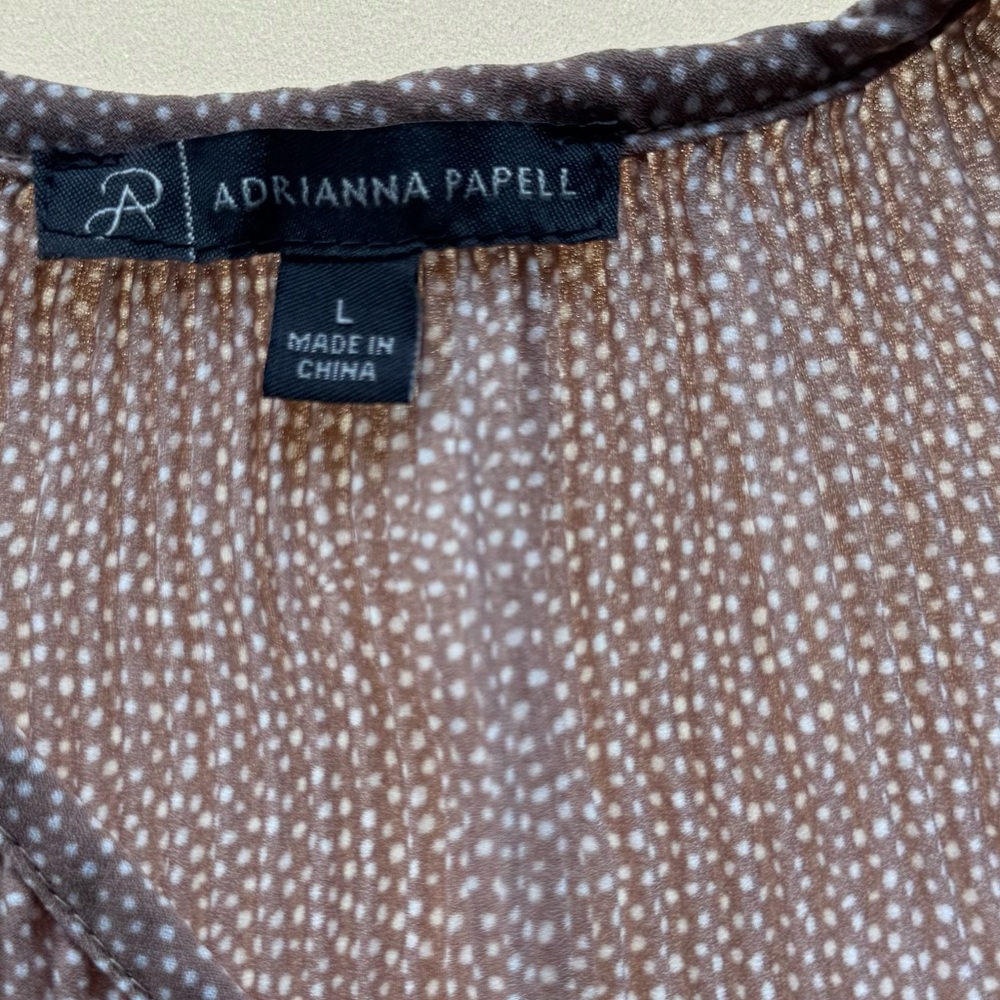 Adrianna Papell Taupe Textured top Blouse micro dot pattern elegant  Sz L - Picture 5 of 7